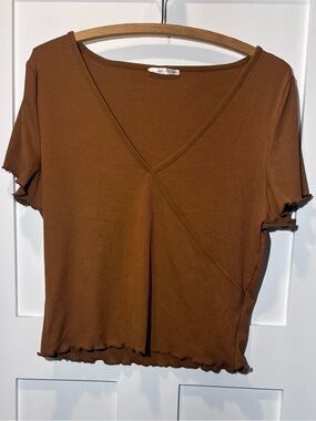 KTK Ribbed V-Neck Lettuce-Hem Crop Top in Browne 3XL
